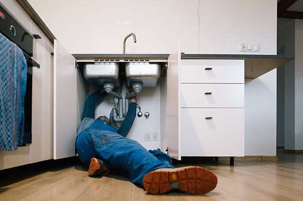 Professional Leak Detection technician working in Seville, FL